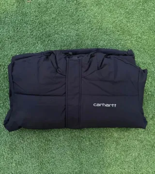 Chaqueta Carhartt Negra con Capucha