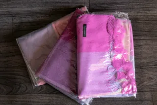 Precio por unidad.La marca es walina.Pashminas ros