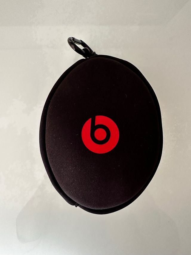 Auriculares Beats Solo 2 Rojos y Blancos