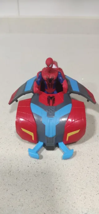 Coche Spiderman con figura