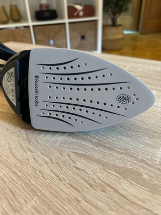 Plancha Vertical Russell Hobbs Steam Genie 2 en 1