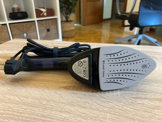 Plancha Vertical Russell Hobbs Steam Genie 2 en 1