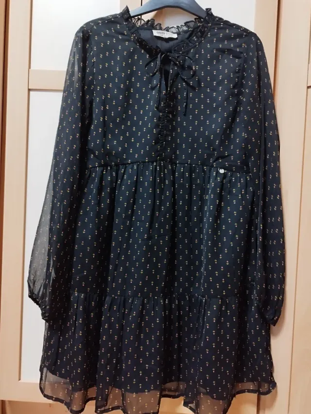 Vestido negro con flores S