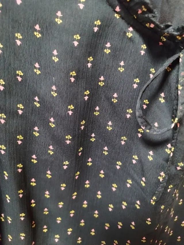 Vestido negro con flores S