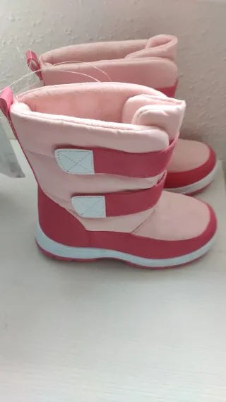 Botas niña nieve repelentes al agua número 36.