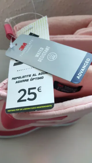 Botas niña nieve repelentes al agua número 36.