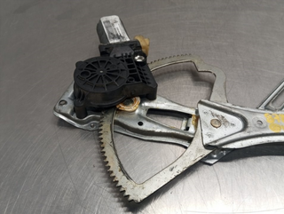 ELEVALUNAS DELANTERO DERECHO MERCEDES-BENZ CLASE