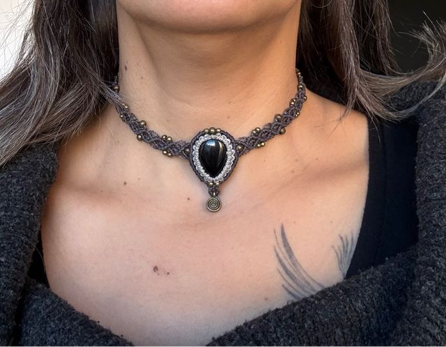 Gargantilla macramé piedra negra