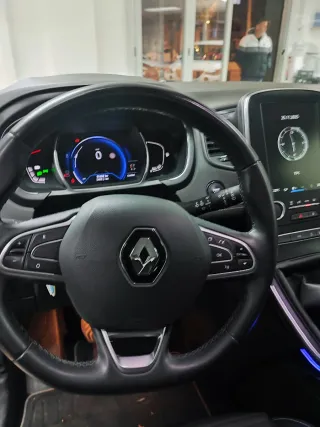 Renault Scenic 2019 por 13.900€