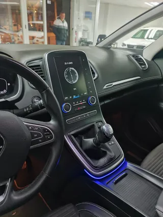 Renault Scenic 2019 por 13.900€