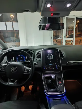 Renault Scenic 2019 por 13.900€