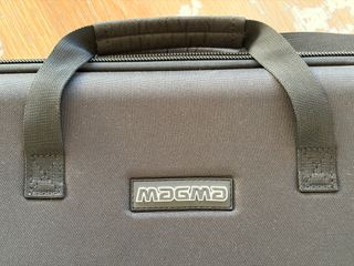 Controlador DJ Traktor Kontrol S2 MK3 con funda T