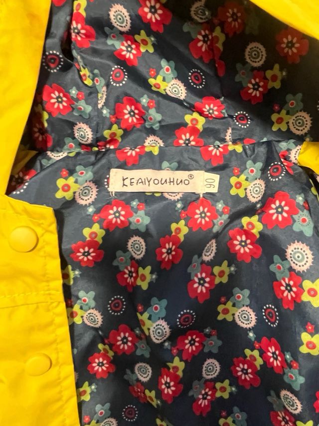 Chubasquero niña amarillo flores talla 6