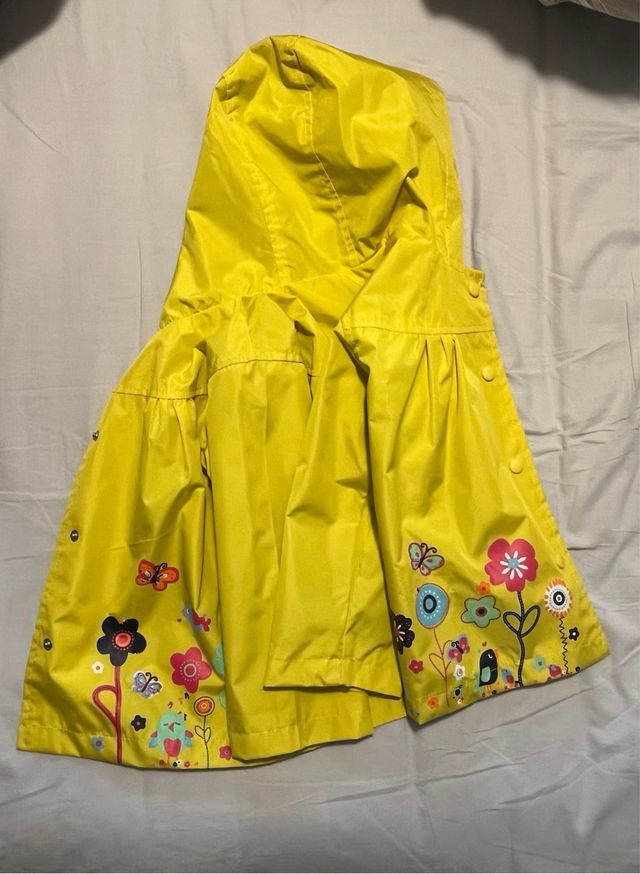 Chubasquero niña amarillo flores talla 6