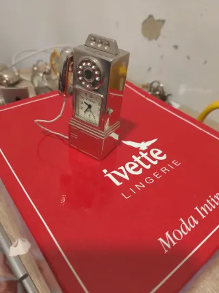 Mini reloj teléfono retro