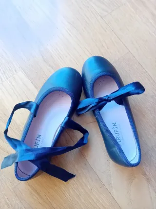 Zapatos niña azul marino con lazo  Talla 29