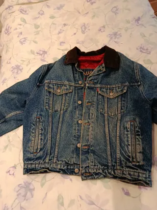 Cazadora Levi's forrada. Edición especial. Años 90