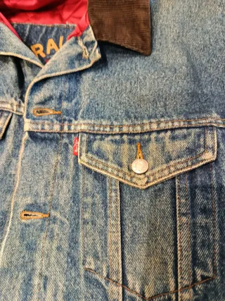 Cazadora Levi's forrada. Edición especial. Años 90