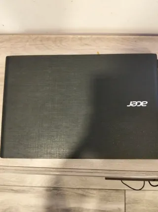 Ordenador portátil Acer 17 gris