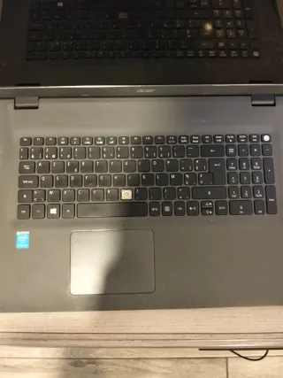 Ordenador portátil Acer 17 gris