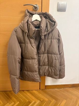 Cazadora Zara Marrón con Capucha