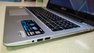 Portátil ASUS Táctil 15,6 i5 6GB RAM SSD 240GB W11