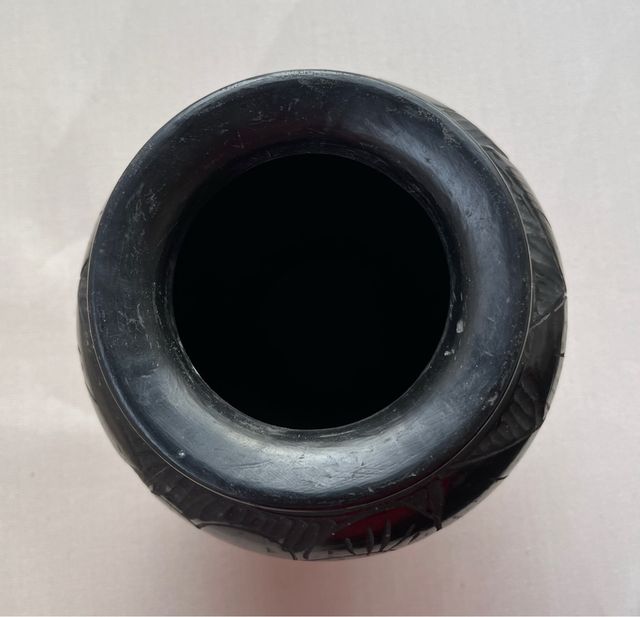 Vaso modernista in terracotta nera degli anni '70