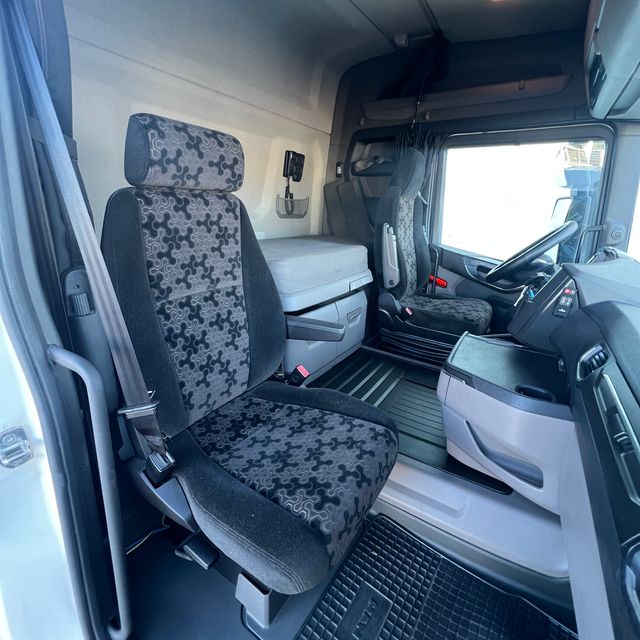 SCANIA R450 TRACTORA