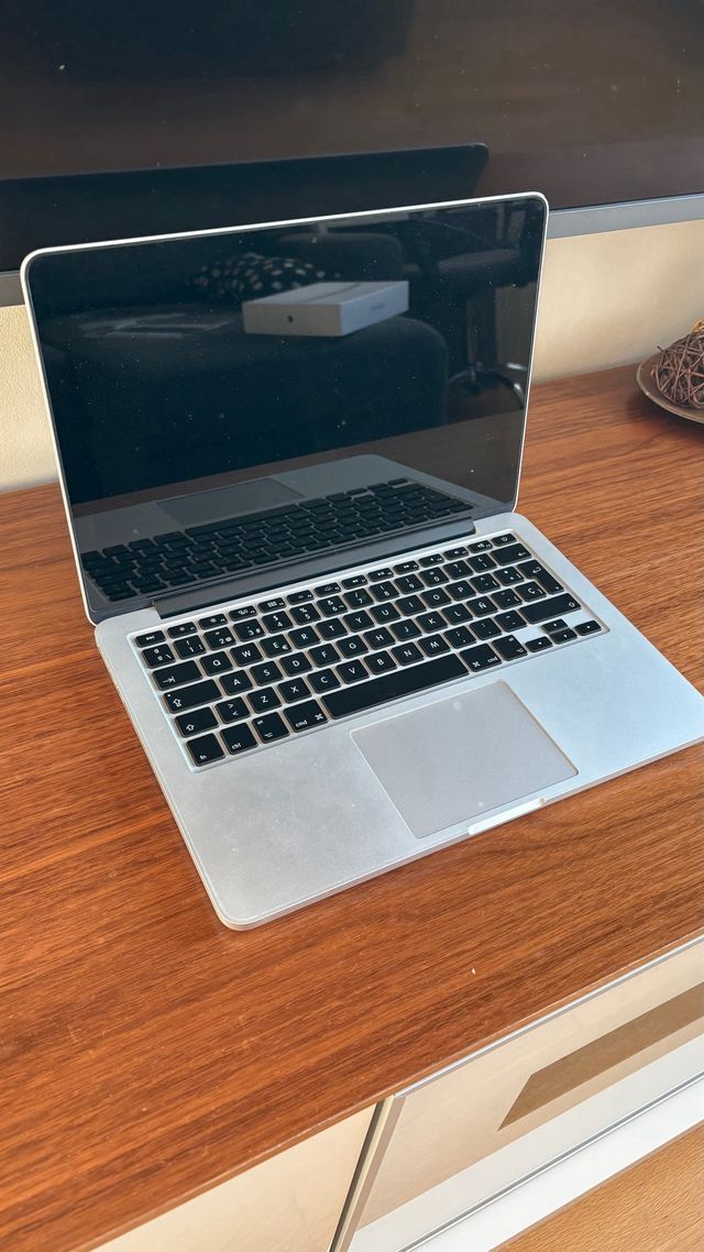 MacBook A1502 i7. 3.1GHz 16GB RAM 256GB SSD