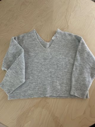 Jersey gris cuello pico talla S