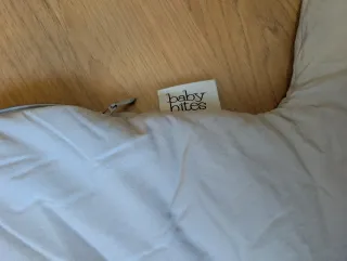 Saco de paseo tiburón bebé Baby Bites.