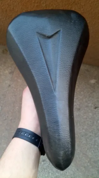 Asiento de bicicleta en buen estado