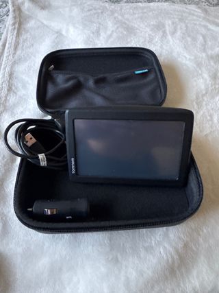GPS TomTom con funda y cargador
