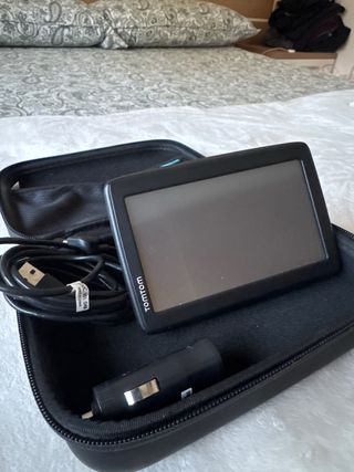 GPS TomTom con funda y cargador