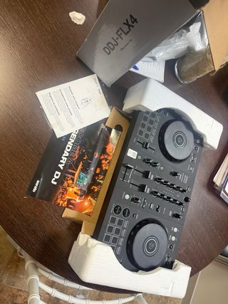 Controladora DJ Pioneer DDJ-FLX4 Negra