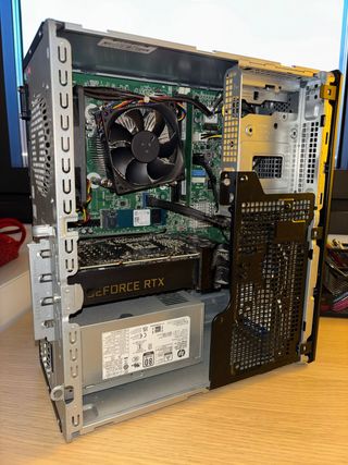 Ordenador Sobremesa HP Negro y Verde