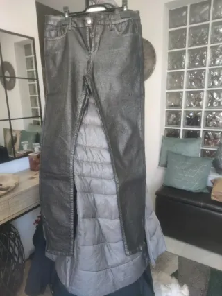 Pantalón gris marengo brillo T.38