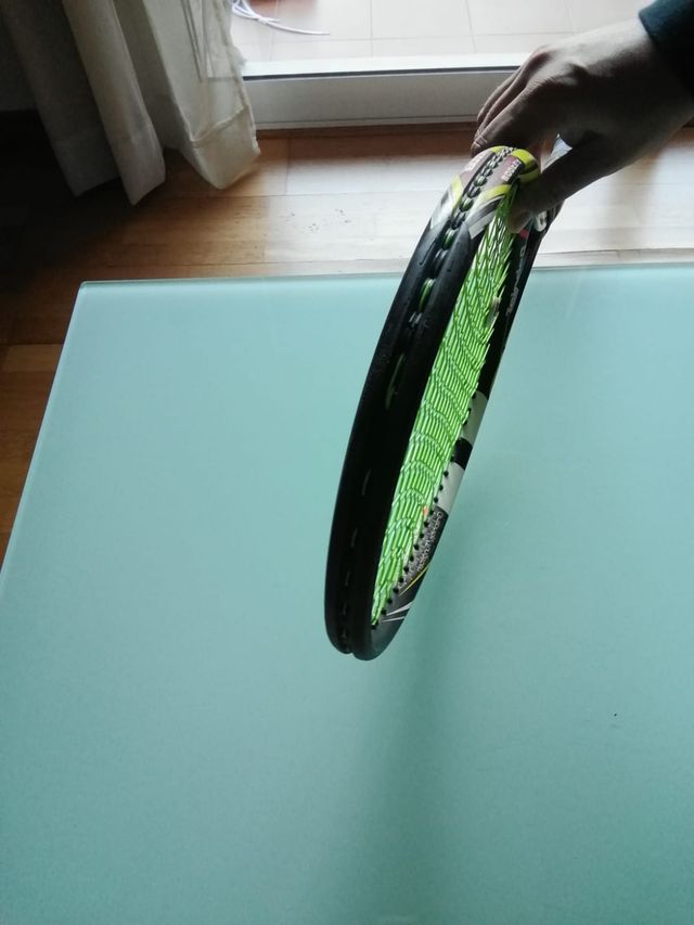 Raqueta de tenis Babolat con funda