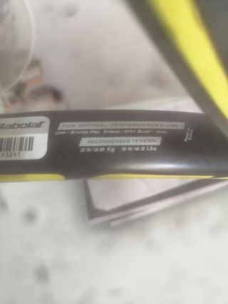 Raqueta de tenis Babolat con funda