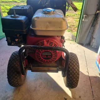 Soldadora y Grupo Eléctrico