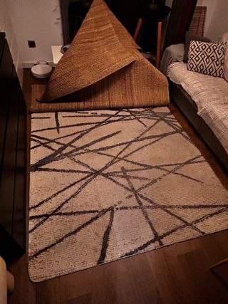 Grande tappeto beige e nero