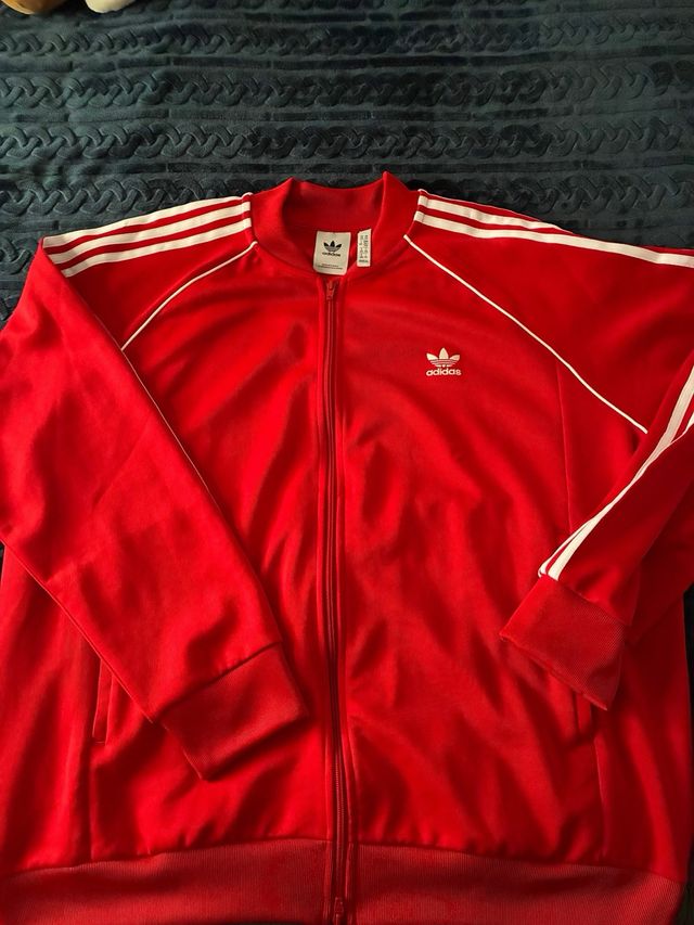 Chaqueta Adidas Roja con Rayas Blancas