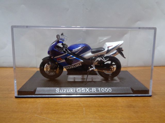 Suzuki GSX-R 1000 (1/24)