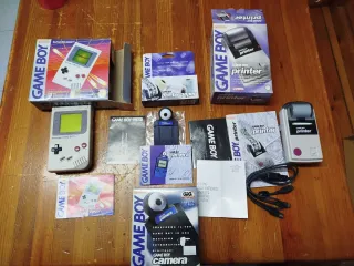 Nintendo Game Boy con accesorios