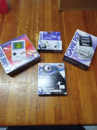 Nintendo Game Boy con accesorios