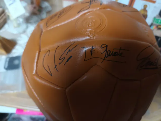 Balón Rugby Atlético de Madrid Firmado