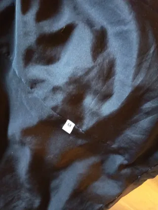 Abrigo Guess Negro Mujer calentito.