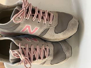 Zapatillas New Balance Gris y Rosa Talla 40