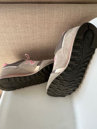 Zapatillas New Balance Gris y Rosa Talla 40