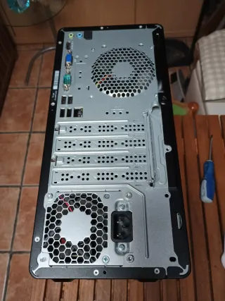 Ordenador de sobremesa HP Negro